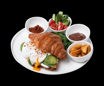 Poşe Yumurtalı Kruvasan Kahvaltı