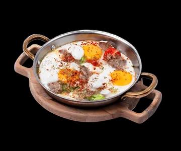 Sahanda Kavurmalı Yumurta