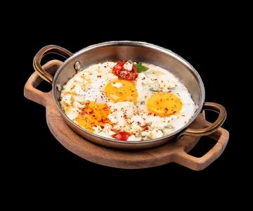 Sahanda Peynirli Yumurta